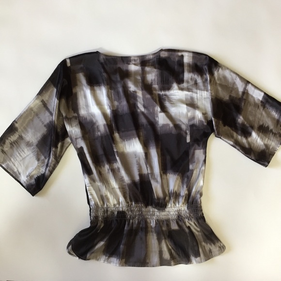 Chico’s Multi Tone Top Size 1 - Picture 2 of 4